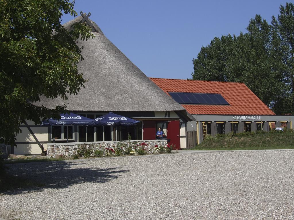 Ostseehotel Kluetzer Winkel Hohen Schoenberg Exterior foto
