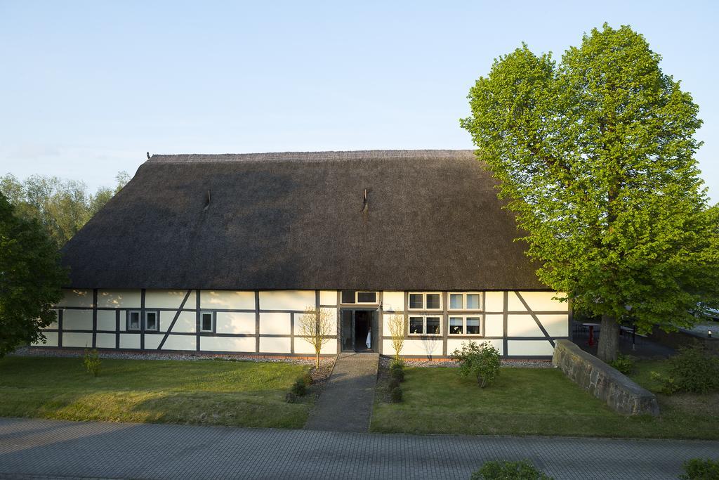 Ostseehotel Kluetzer Winkel Hohen Schoenberg Exterior foto